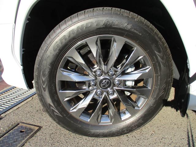 ランドクルーザー ＺＸ　メーカーＳＤナビ・ＪＢＬプレミアムＳＳ・リアエンターＳ・ムーンルーフ・ニュートラルベージュ本革Ｓ・ルーフレール・クールＢＯＸ・ＩＴＳコネクト・モデリスタエアロキット＆マフラーＣ・デフロック・寒冷地仕様（26枚目）