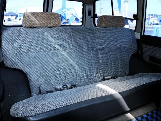 セカンドシートは一体型☆