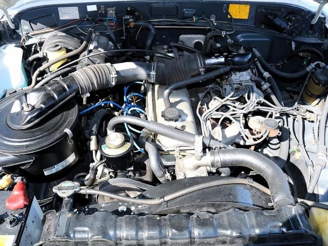 エンジンルームは御覧の通りです☆