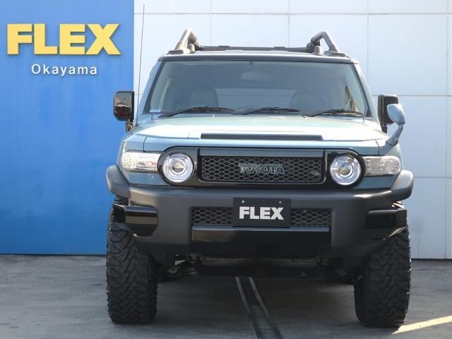 ＦＪクルーザー ベースグレード　希少スモーキーブルー／トレイル仕様／ツートンカラーカスタム／チッピング塗装／２インチリフトアップ／艶有ブラック塗装／ＸＥＬＦ０２アルミ１７インチ／カロッツェリアＳＤナビ／ＥＴＣ／バックカメラ（9枚目）