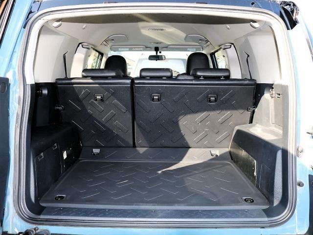 ＦＪクルーザー ベースグレード　希少スモーキーブルー／トレイル仕様／ツートンカラーカスタム／チッピング塗装／２インチリフトアップ／艶有ブラック塗装／ＸＥＬＦ０２アルミ１７インチ／カロッツェリアＳＤナビ／ＥＴＣ／バックカメラ（10枚目）