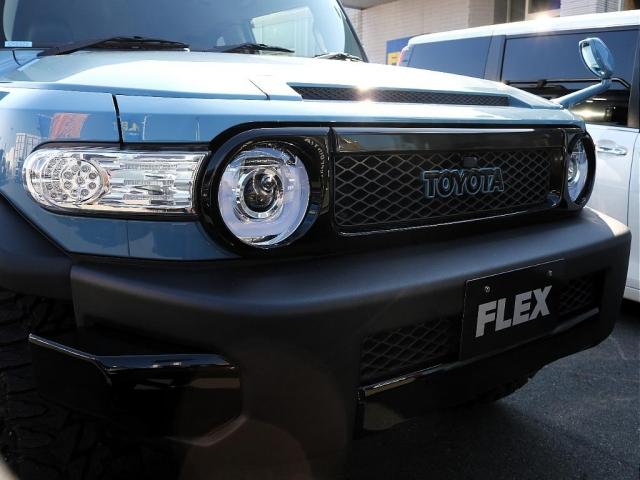 ＦＪクルーザー ベースグレード　希少スモーキーブルー／トレイル仕様／ツートンカラーカスタム／チッピング塗装／２インチリフトアップ／艶有ブラック塗装／ＸＥＬＦ０２アルミ１７インチ／カロッツェリアＳＤナビ／ＥＴＣ／バックカメラ（13枚目）