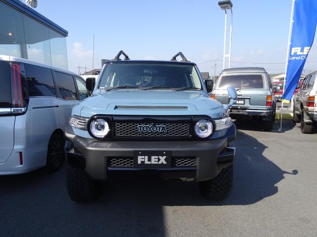 ＦＪクルーザー ベースグレード　希少スモーキーブルー／トレイル仕様／ツートンカラーカスタム／チッピング塗装／２インチリフトアップ／艶有ブラック塗装／ＸＥＬＦ０２アルミ１７インチ／カロッツェリアＳＤナビ／ＥＴＣ／バックカメラ（32枚目）