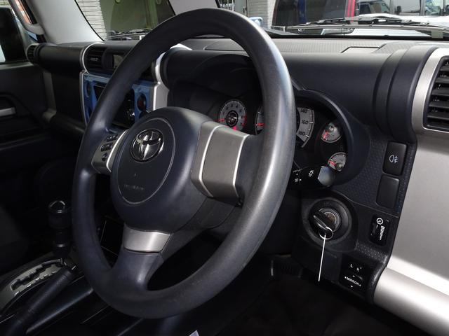 ＦＪクルーザー ベースグレード　希少スモーキーブルー／トレイル仕様／ツートンカラーカスタム／チッピング塗装／２インチリフトアップ／艶有ブラック塗装／ＸＥＬＦ０２アルミ１７インチ／カロッツェリアＳＤナビ／ＥＴＣ／バックカメラ（39枚目）