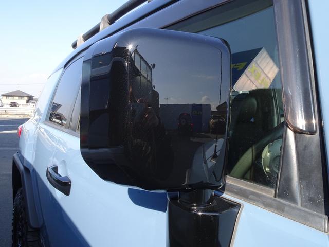 ＦＪクルーザー ベースグレード　希少スモーキーブルー／トレイル仕様／ツートンカラーカスタム／チッピング塗装／２インチリフトアップ／艶有ブラック塗装／ＸＥＬＦ０２アルミ１７インチ／カロッツェリアＳＤナビ／ＥＴＣ／バックカメラ（45枚目）