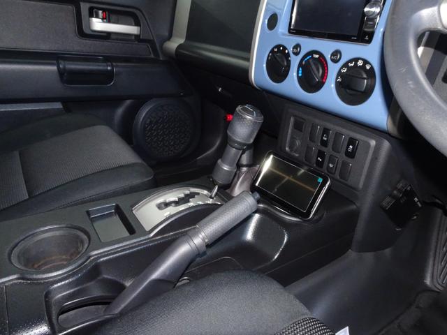 ＦＪクルーザー ベースグレード　希少スモーキーブルー／トレイル仕様／ツートンカラーカスタム／チッピング塗装／２インチリフトアップ／艶有ブラック塗装／ＸＥＬＦ０２アルミ１７インチ／カロッツェリアＳＤナビ／ＥＴＣ／バックカメラ（50枚目）