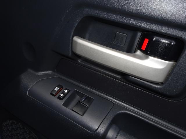 ＦＪクルーザー ベースグレード　希少スモーキーブルー／トレイル仕様／ツートンカラーカスタム／チッピング塗装／２インチリフトアップ／艶有ブラック塗装／ＸＥＬＦ０２アルミ１７インチ／カロッツェリアＳＤナビ／ＥＴＣ／バックカメラ（57枚目）