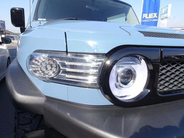 ＦＪクルーザー ベースグレード　希少スモーキーブルー／トレイル仕様／ツートンカラーカスタム／チッピング塗装／２インチリフトアップ／艶有ブラック塗装／ＸＥＬＦ０２アルミ１７インチ／カロッツェリアＳＤナビ／ＥＴＣ／バックカメラ（64枚目）