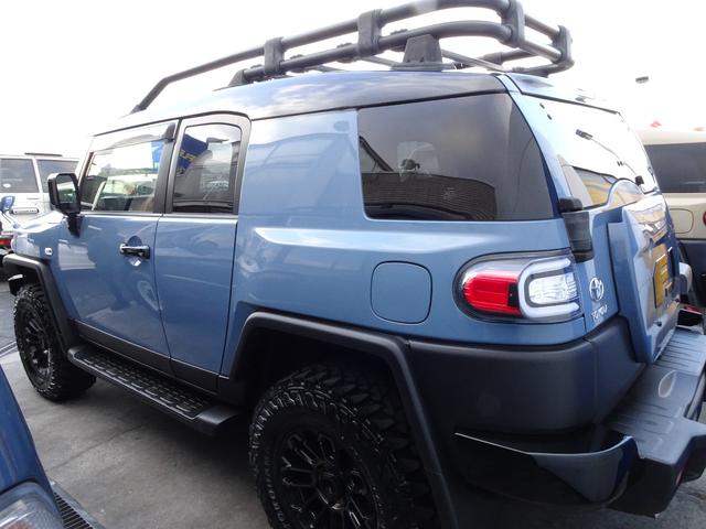 ＦＪクルーザー ベースグレード　希少スモーキーブルー／トレイル仕様／ツートンカラーカスタム／チッピング塗装／２インチリフトアップ／艶有ブラック塗装／ＸＥＬＦ０２アルミ１７インチ／カロッツェリアＳＤナビ／ＥＴＣ／バックカメラ（72枚目）