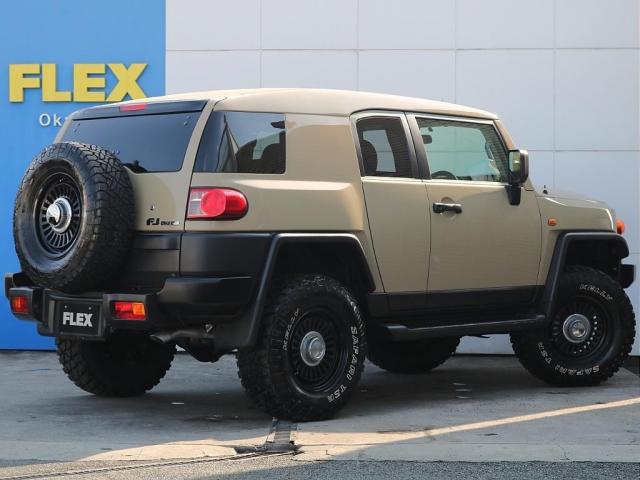 ＦＪクルーザー 　ルーフ同色ペイント／トレイル仕様／新品タイヤ　ＫＥＬＬＹ　ＳＡＦＡＲＩ　２８５／７０－１７／ＤＥＡＮカリフォルニア１７インチ／カロッツェリアナビ／バックカメラ／バックカメラ／下回りシャシブラ施工（2枚目）