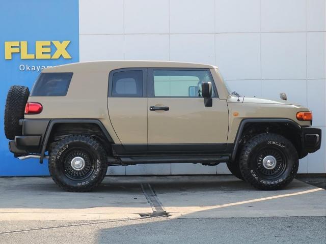 ＦＪクルーザー 　ルーフ同色ペイント／トレイル仕様／新品タイヤ　ＫＥＬＬＹ　ＳＡＦＡＲＩ　２８５／７０－１７／ＤＥＡＮカリフォルニア１７インチ／カロッツェリアナビ／バックカメラ／バックカメラ／下回りシャシブラ施工（5枚目）