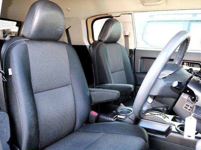 ＦＪクルーザー 　ルーフ同色ペイント／トレイル仕様／新品タイヤ　ＫＥＬＬＹ　ＳＡＦＡＲＩ　２８５／７０－１７／ＤＥＡＮカリフォルニア１７インチ／カロッツェリアナビ／バックカメラ／バックカメラ／下回りシャシブラ施工（6枚目）