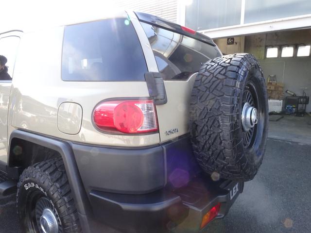 ＦＪクルーザー 　ルーフ同色ペイント／トレイル仕様／新品タイヤ　ＫＥＬＬＹ　ＳＡＦＡＲＩ　２８５／７０－１７／ＤＥＡＮカリフォルニア１７インチ／カロッツェリアナビ／バックカメラ／バックカメラ／下回りシャシブラ施工（35枚目）