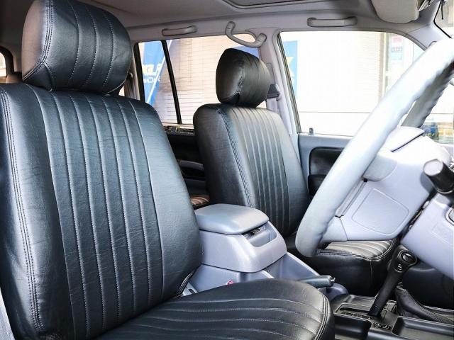 ランドクルーザープラド ＴＸリミテッド　Ｒｅｎｏｃａ　Ａｍｅｒｉｃａｎ　Ｃｌａｓｓｉｃ／丸目換装／ナロー換装／ペイント　グラナイトクリスタルＭ／内外装フルカスタム／ＤＥＡＮカリフォルニア１６インチ　ブラックＡＷ／ジオランダーＸ－ＡＴタイヤ（6枚目）