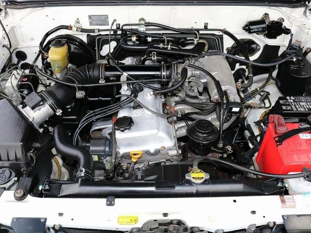 ランドクルーザープラド ＴＸリミテッド　Ｒｅｎｏｃａ　Ａｍｅｒｉｃａｎ　Ｃｌａｓｓｉｃ／丸目換装／ナロー換装／ペイント　グラナイトクリスタルＭ／内外装フルカスタム／ＤＥＡＮカリフォルニア１６インチ　ブラックＡＷ／ジオランダーＸ－ＡＴタイヤ（14枚目）