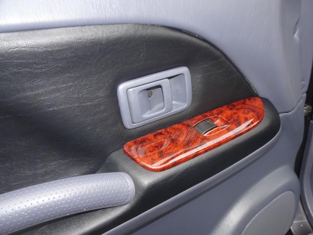 ランドクルーザープラド ＴＸリミテッド　Ｒｅｎｏｃａ　Ａｍｅｒｉｃａｎ　Ｃｌａｓｓｉｃ／丸目換装／ナロー換装／ペイント　グラナイトクリスタルＭ／内外装フルカスタム／ＤＥＡＮカリフォルニア１６インチ　ブラックＡＷ／ジオランダーＸ－ＡＴタイヤ（41枚目）