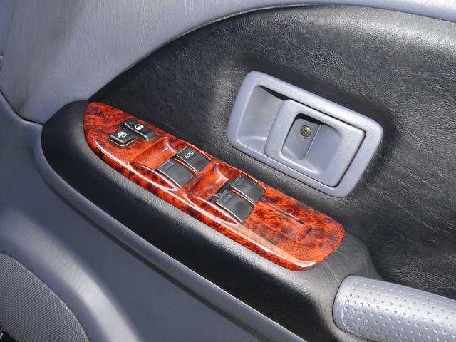 ランドクルーザープラド ＴＸリミテッド　Ｒｅｎｏｃａ　Ａｍｅｒｉｃａｎ　Ｃｌａｓｓｉｃ／丸目換装／ナロー換装／ペイント　グラナイトクリスタルＭ／内外装フルカスタム／ＤＥＡＮカリフォルニア１６インチ　ブラックＡＷ／ジオランダーＸ－ＡＴタイヤ（59枚目）