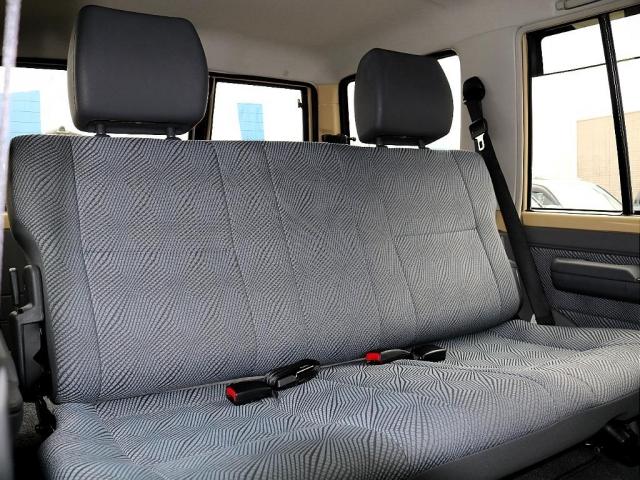 ランドクルーザー７０ ４．０　４ＷＤ（8枚目）