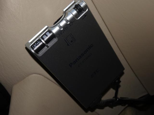 ランドクルーザー１００ ＶＸ　ＲＥＮＯＣＡ１０６／ペイント／ガンメタリック／ＬＣ６０／丸目フェイスチェンジ／新品タイヤ＆ホイール／ＦＬＥＸドロワーキット／ガソリン５人乗り／グレードＶＸ／クラシックシートカバー／ブラウン／ＥＴＣ（65枚目）