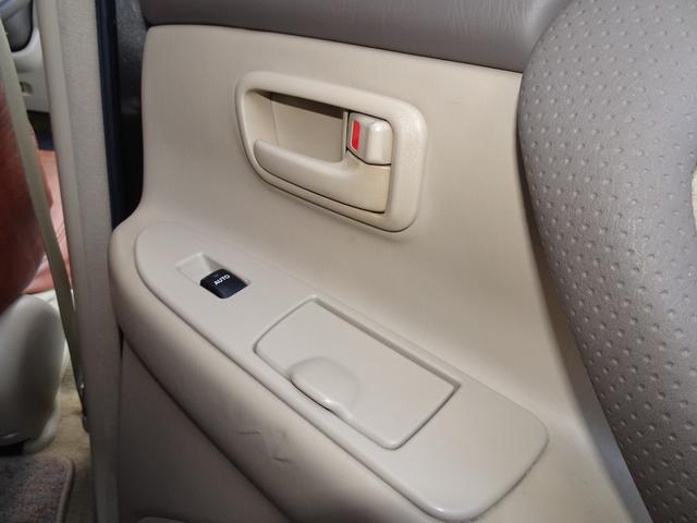 ランドクルーザー１００ ＶＸ　ＲＥＮＯＣＡ１０６／ペイント／ガンメタリック／ＬＣ６０／丸目フェイスチェンジ／新品タイヤ＆ホイール／ＦＬＥＸドロワーキット／ガソリン５人乗り／グレードＶＸ／クラシックシートカバー／ブラウン／ＥＴＣ（75枚目）