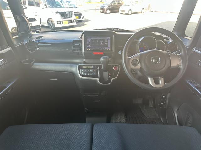 Ｎ－ＢＯＸカスタム Ｇ・Ｌパッケージ　ＣＶＴ　ナビＴＶ　ＥＴＣ　純正１４インチアルミホイール　左側電動スライドドア　電動格納式ドアミラー　オートライト　オートエアコン　プッシュスタート式エンジン　パワステ　パワウィンドウ　スマートキー×２（3枚目）