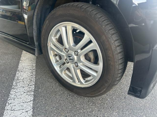 Ｎ－ＢＯＸカスタム Ｇ・Ｌパッケージ　ＣＶＴ　ナビＴＶ　ＥＴＣ　純正１４インチアルミホイール　左側電動スライドドア　電動格納式ドアミラー　オートライト　オートエアコン　プッシュスタート式エンジン　パワステ　パワウィンドウ　スマートキー×２（13枚目）