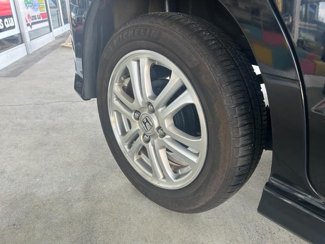Ｎ－ＢＯＸカスタム Ｇ・Ｌパッケージ　ＣＶＴ　ナビＴＶ　ＥＴＣ　純正１４インチアルミホイール　左側電動スライドドア　電動格納式ドアミラー　オートライト　オートエアコン　プッシュスタート式エンジン　パワステ　パワウィンドウ　スマートキー×２（14枚目）