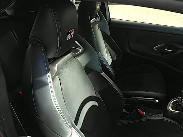 GRヤリス RZ ハイパフォーマンス ワンオーナー キーレス ナビ 18アルミホイール エアバッグ フル装備 ETC バックカメラ スマートキー(10枚目)