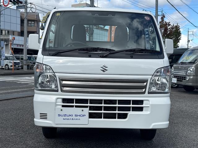 キャリイトラック 農繁スペシャル　４ＷＤ　５ＭＴ　キーレスエントリー　パワーウィンドウ　オートライト　デフロック　スズキセーフティサポート　エアコン　パワステ　作業灯　リヤゲートチェーン（2枚目）