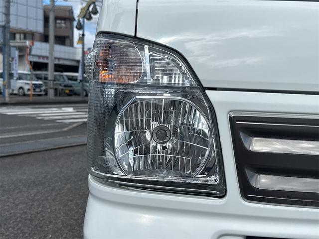 キャリイトラック 農繁スペシャル　４ＷＤ　５ＭＴ　キーレスエントリー　パワーウィンドウ　オートライト　デフロック　スズキセーフティサポート　エアコン　パワステ　作業灯　リヤゲートチェーン（10枚目）