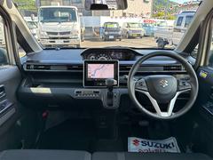 運転者にとっては日々使用することとなる運転席です。運転席が快適だと運転に集中することができますね。 2