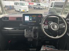 車を運転する際には運転席の存在は欠かせません。なのでしっかりとチェックしたいポイントですね。 2