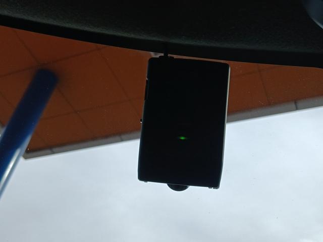 スイフトスポーツ ベースグレード (6MT 2WD)スズキセーフティーサポート 8インチナビ 全方位カメラ スマートキー LEDヘッドライト ETC2.0車載機 フロントドライブレコーダー インタークーラーターボ 社外17インチアルミ(30枚目)