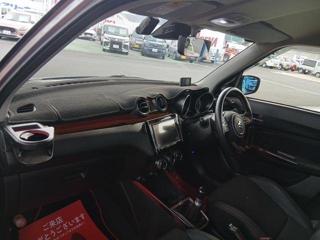 スイフトスポーツ ベースグレード (6MT 2WD)スズキセーフティーサポート 8インチナビ 全方位カメラ スマートキー LEDヘッドライト ETC2.0車載機 フロントドライブレコーダー インタークーラーターボ 社外17インチアルミ(52枚目)
