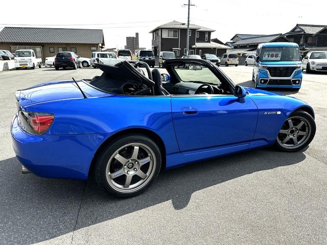 Ｓ２０００ ベースグレード　６ＭＴ　エアロ　ガラススクリーン　レイズ１７インチホイール　タワーバー　スリーコートのブルーメタリックに全塗装済み　ＥＴＣ　プッシュスタート　ハーフレザーシート　アルミペダル　車検整備付（2枚目）