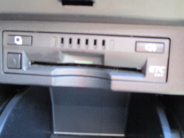 S A タイプBL 4WD フルセグ メモリーナビ DVD再生 バックカメラ 衝突被害軽減システム ETC 両側電動スライド LEDヘッドランプ ウオークスルー 乗車定員7人 3列シート ワンオーナー(12枚目)