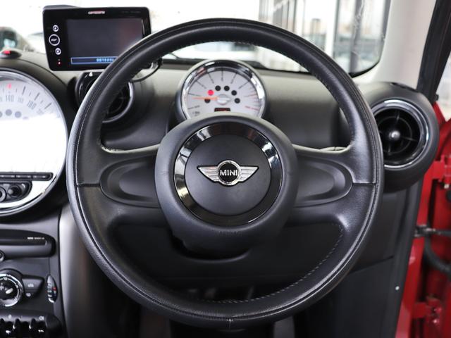 ワン クロスオーバー ・禁煙車・外ポータブルナビ・純CDオーディオ・ETC・ドライブレコーダー・革巻きステア・純16AW・LED・プッシュスタート&スマートキー・横滑り防止(27枚目)