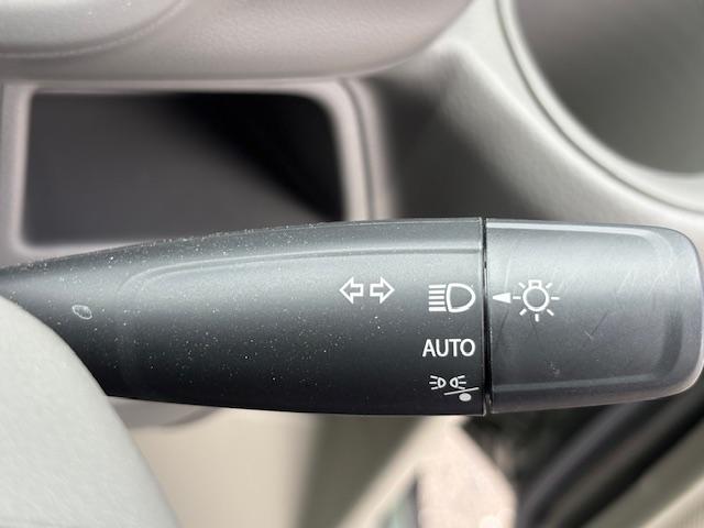 エブリイ ＰＡリミテッド　試乗車　ＥＴＣ車載器　エアバック　ＡＢＳ　ブレーキ軽減装置　コーナーセンサー　アイドリングストップ　オートライト　リヤワイパー　ラジオチューナー　ワイヤレスキー　マニュアルエアコン（8枚目）
