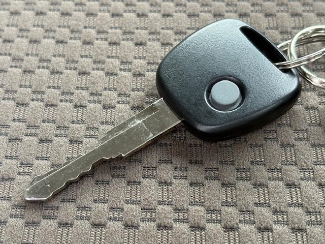 エブリイ ＰＡリミテッド　試乗車　ＥＴＣ車載器　エアバック　ＡＢＳ　ブレーキ軽減装置　コーナーセンサー　アイドリングストップ　オートライト　リヤワイパー　ラジオチューナー　ワイヤレスキー　マニュアルエアコン（15枚目）