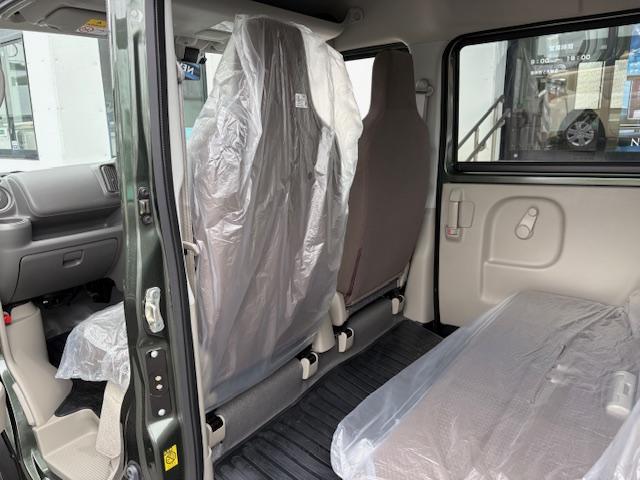 エブリイ ＰＡリミテッド　試乗車　ＥＴＣ車載器　エアバック　ＡＢＳ　ブレーキ軽減装置　コーナーセンサー　アイドリングストップ　オートライト　リヤワイパー　ラジオチューナー　ワイヤレスキー　マニュアルエアコン（17枚目）