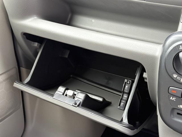 エブリイ ＰＡリミテッド　試乗車　ＥＴＣ車載器　エアバック　ＡＢＳ　ブレーキ軽減装置　コーナーセンサー　アイドリングストップ　オートライト　リヤワイパー　ラジオチューナー　ワイヤレスキー　マニュアルエアコン（24枚目）
