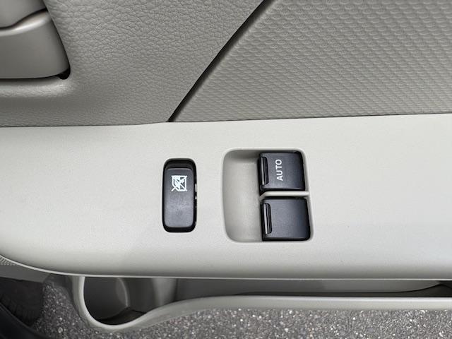 エブリイ ＰＡリミテッド　試乗車　ＥＴＣ車載器　エアバック　ＡＢＳ　ブレーキ軽減装置　コーナーセンサー　アイドリングストップ　オートライト　リヤワイパー　ラジオチューナー　ワイヤレスキー　マニュアルエアコン（62枚目）