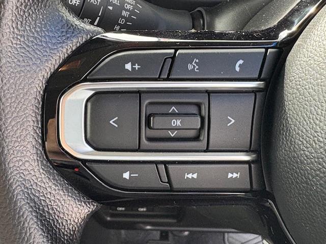 スペーシア ハイブリッドＸ　試乗車　　両側パワースライドドア　全方位モニター　メモリナビゲーション　シートヒーター　アイドリングストップ　スマートキー　オートエアコン　ＡＢＳ　エアバック（8枚目）