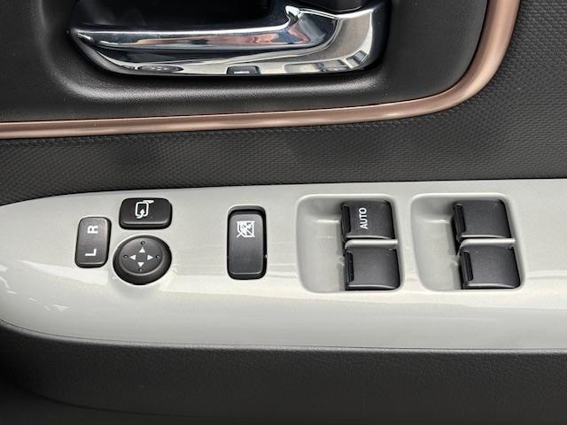 ワゴンＲスマイル ハイブリッドＸ　試乗車　全方位モニター　ＣＤ再生　ＤＶＤ再生　スマートキー　フルセグＴＶ　ＡＢＳ　エアバック　両側パワースライド　シートヒーターオートエアコン（67枚目）