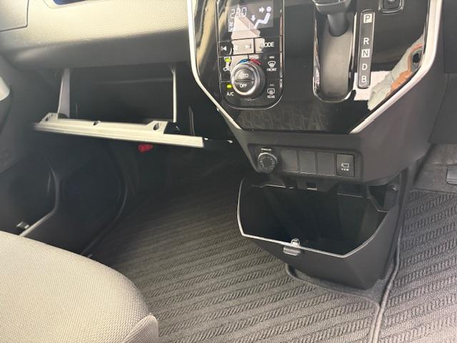 ルーミー カスタムＧ－Ｔ　全方位モニター　メモリーナビゲーション　クルーズコントロール　ＬＥＤへットライト　ＥＴＣ車載器　両側パワースライドドア　コーナーセンサー（28枚目）