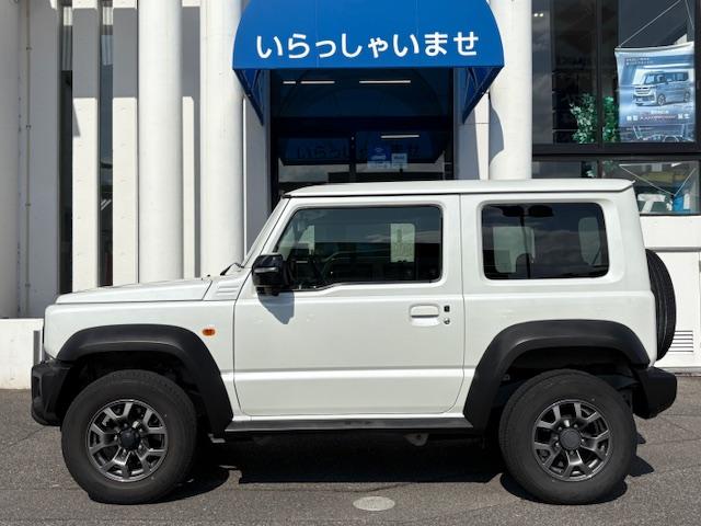 ジムニーシエラ ＪＣ　ワンオーナー　メモリーナビゲーション　バックカメラ　ＥＴＣ車載器ＤＶＤ再生　ＬＥＤへットライト　スマートキー　フルセグＴＶ　オートエアコン　シートヒーター（3枚目）