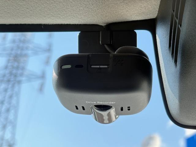 ジムニーシエラ ＪＣ　ワンオーナー　メモリーナビゲーション　バックカメラ　ＥＴＣ車載器ＤＶＤ再生　ＬＥＤへットライト　スマートキー　フルセグＴＶ　オートエアコン　シートヒーター（9枚目）