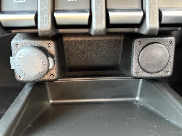 ジムニーシエラ ＪＣ　ワンオーナー　メモリーナビゲーション　バックカメラ　ＥＴＣ車載器ＤＶＤ再生　ＬＥＤへットライト　スマートキー　フルセグＴＶ　オートエアコン　シートヒーター（35枚目）