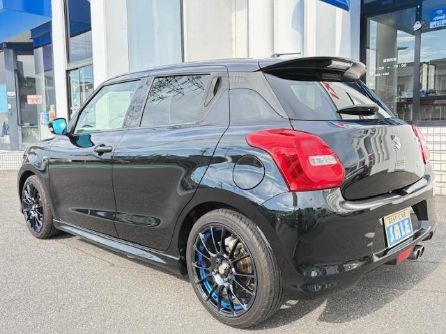 スイフト RSt LEDへットライト オートエアコン 社外マフラー 社外アルミホイール スマートキー シートヒーター オートライト クルーズコントロール ABS エアバック(4枚目)