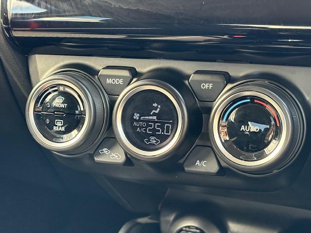 スイフト RSt LEDへットライト オートエアコン 社外マフラー 社外アルミホイール スマートキー シートヒーター オートライト クルーズコントロール ABS エアバック(10枚目)
